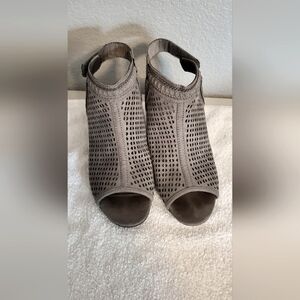 Girls Justice heels size 7